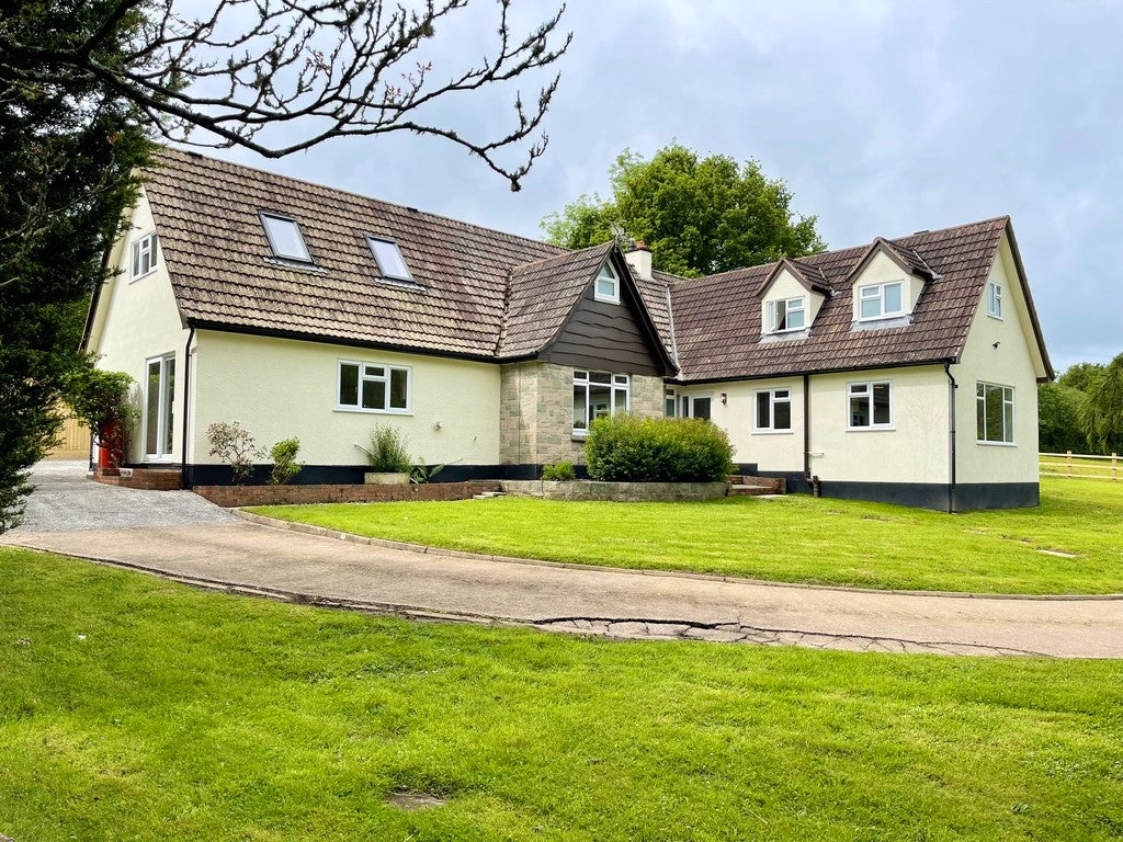House Tedburn Road in Tedburn St Mary