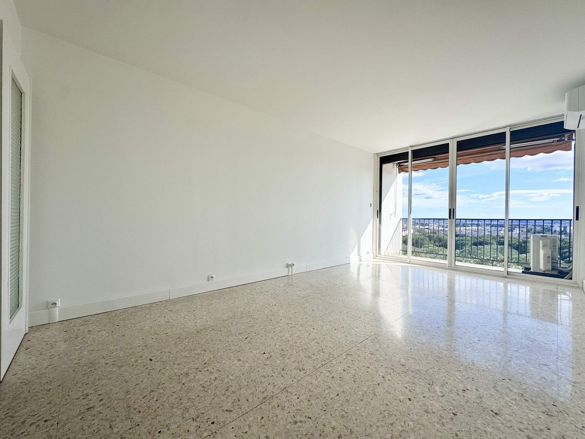 Appartement Avenue du Maréchal Juin à Nîmes