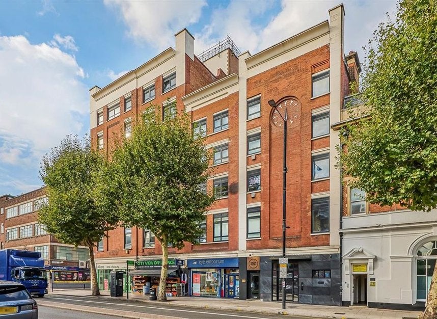 Flat Bethnal Green Road in Greater London