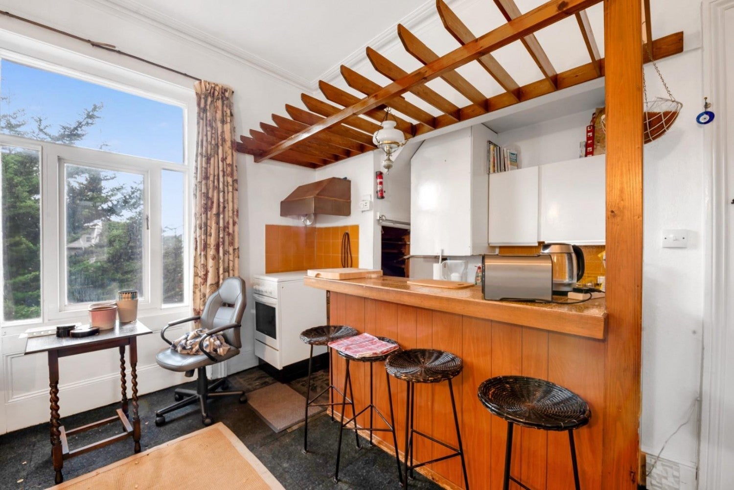 Flat Belsize Road in Greater London