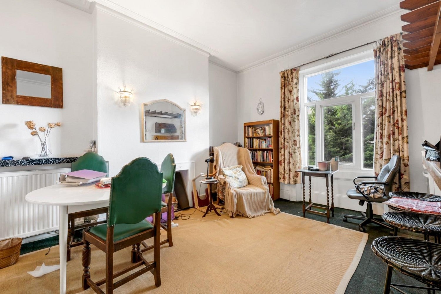 Flat Belsize Road in Greater London