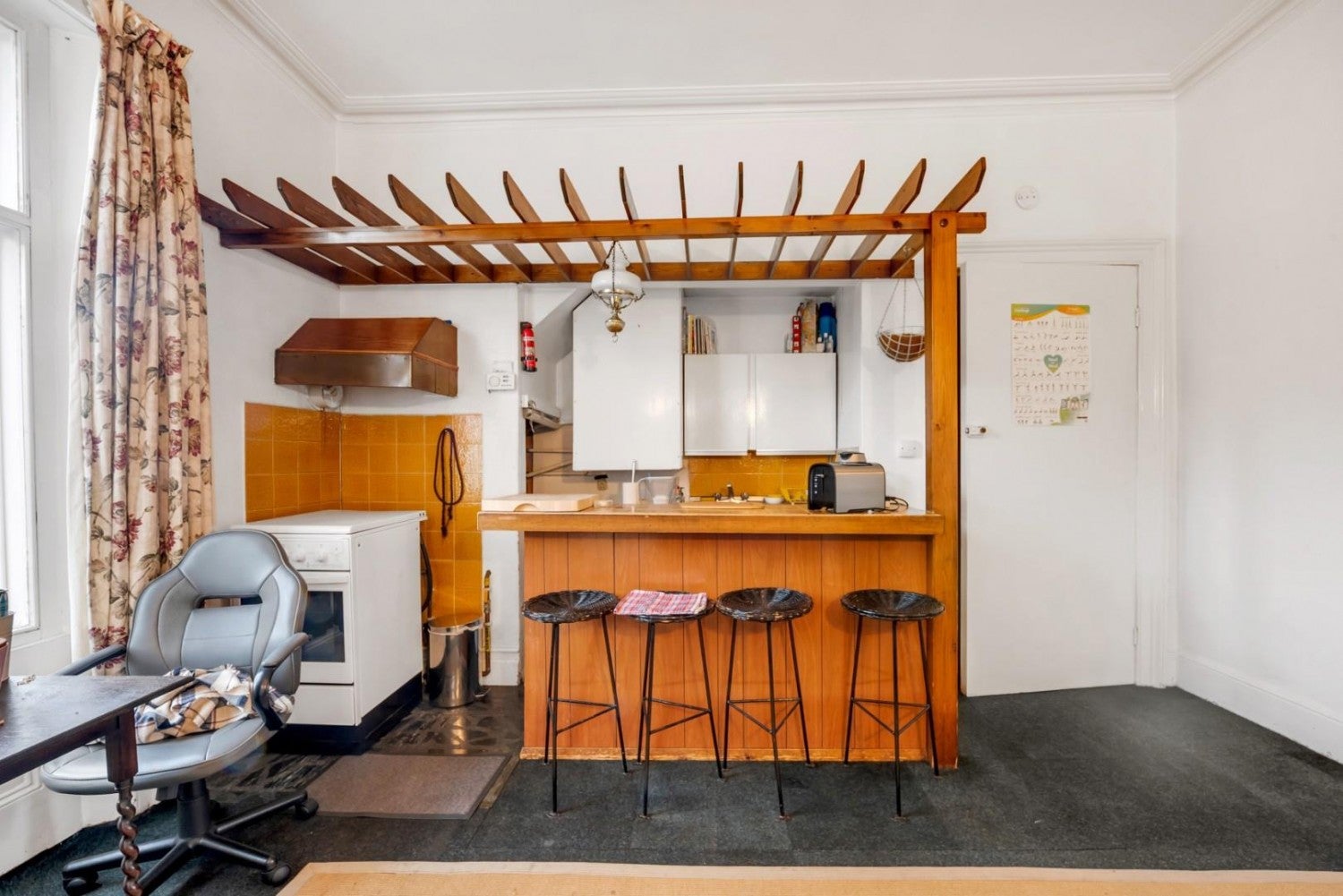 Flat Belsize Road in Greater London