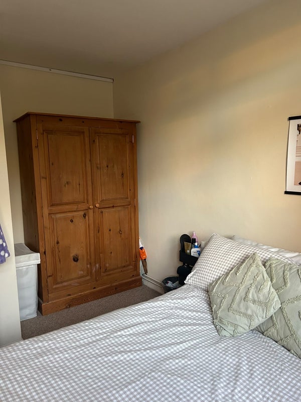 Room Crescent Lane in Greater London