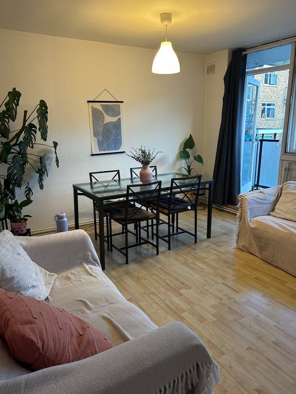 Room Crescent Lane in Greater London