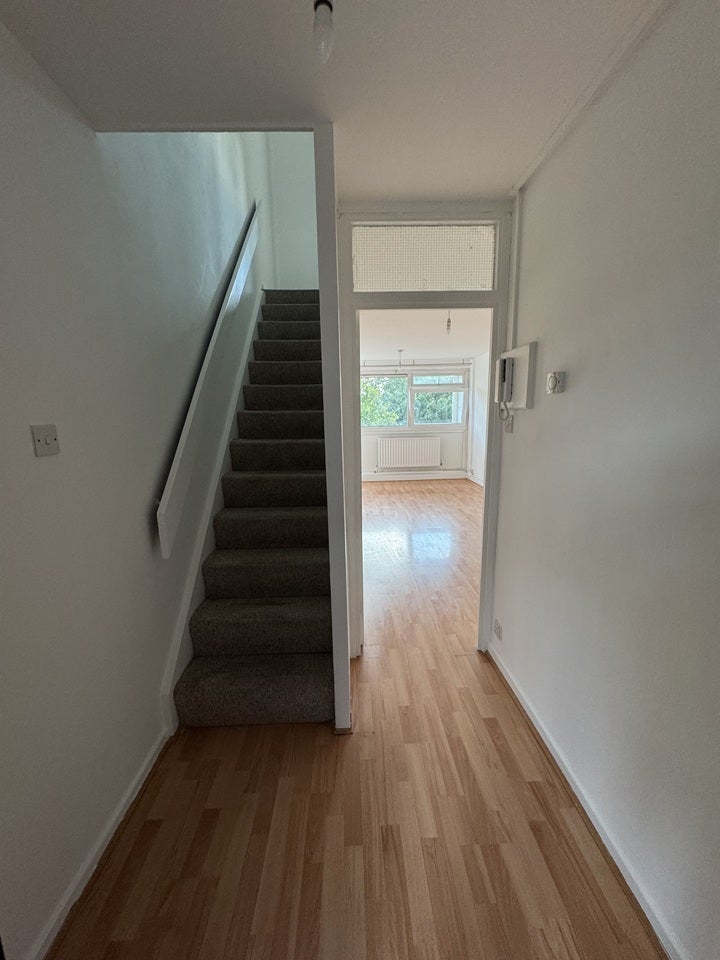 Flat Cobbett Street in Greater London