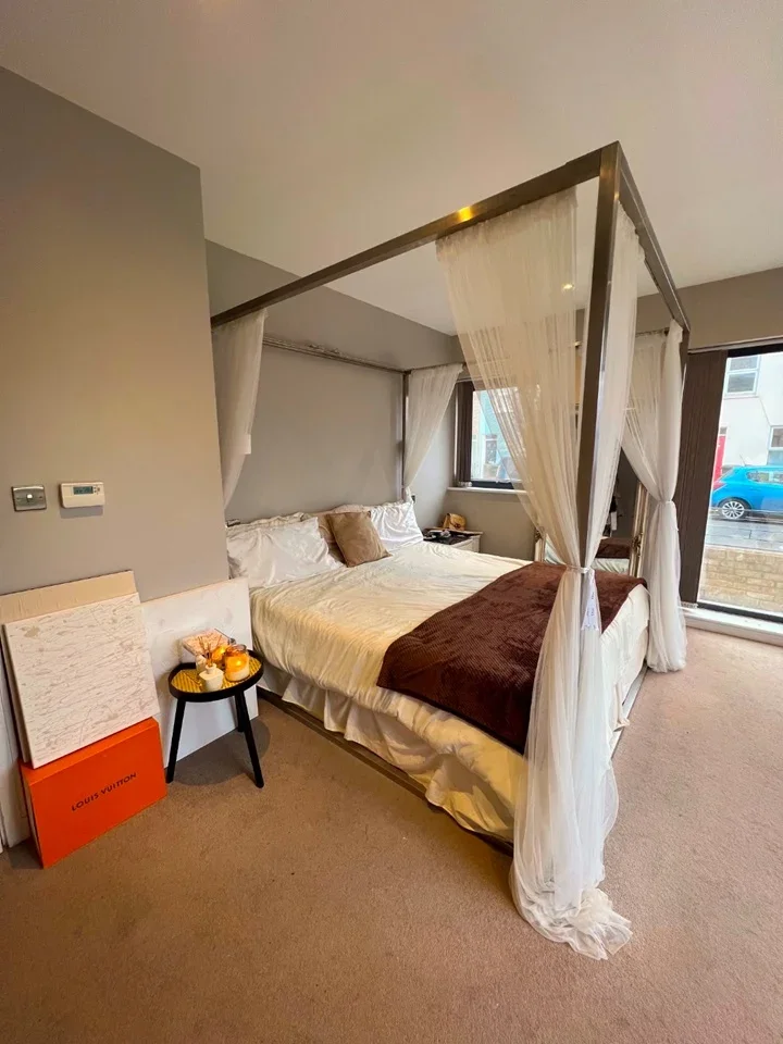 Flat Aldeburgh Street in Greater London