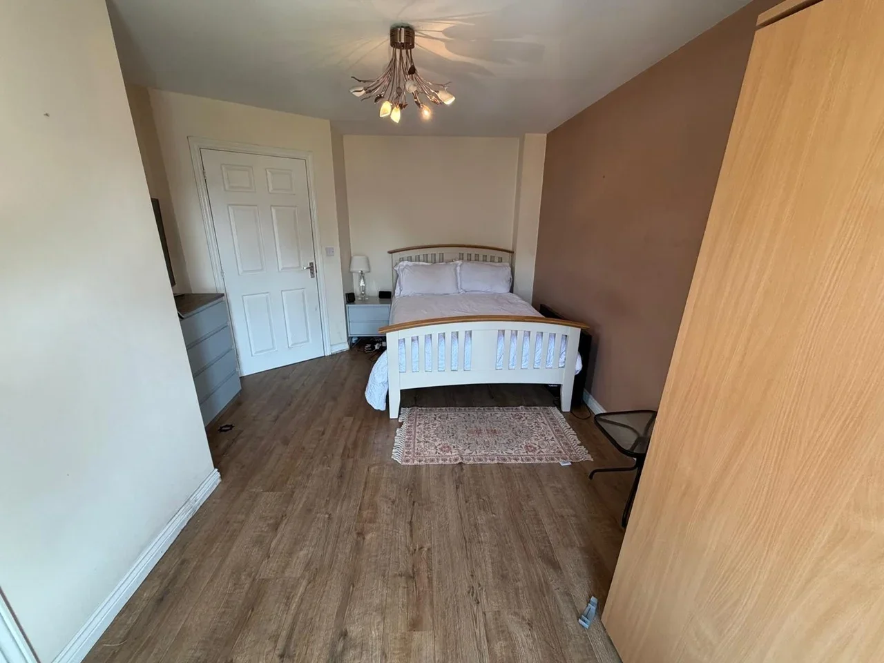 Room Enders Close in Greater London