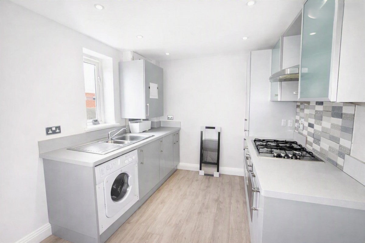 Flat Blackford Close in Greater London