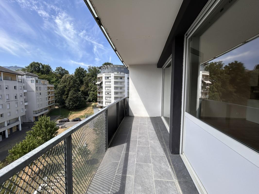 Flat Cour d'Honneur in Chambéry