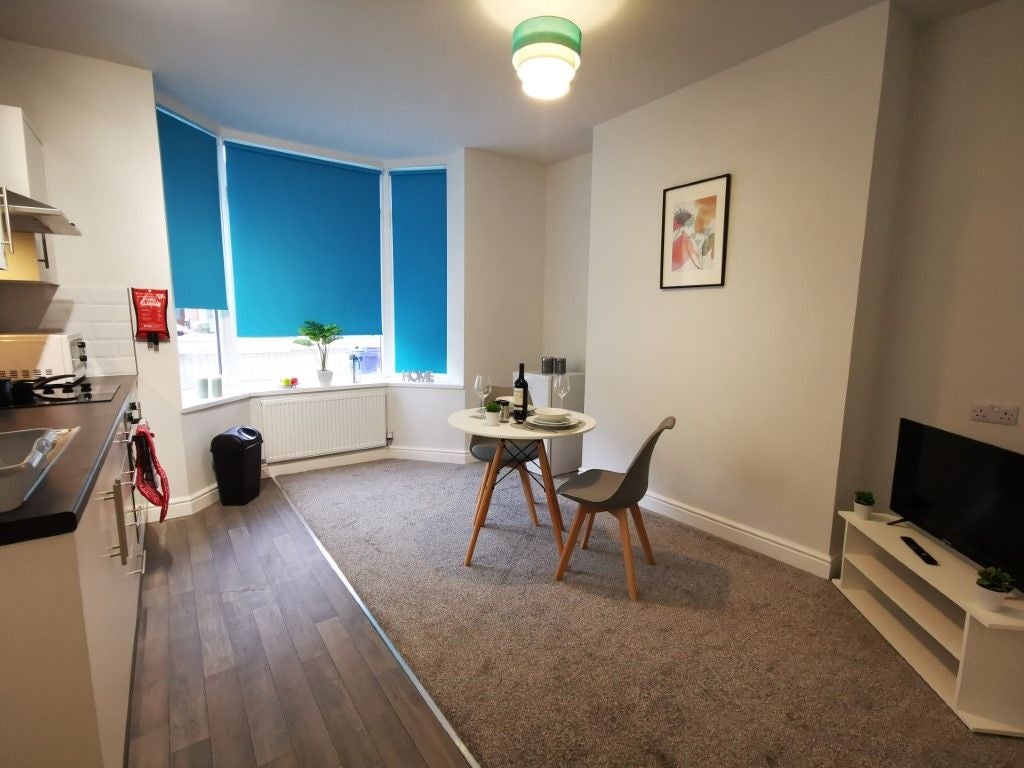 Flat Hainton Avenue in Grimsby