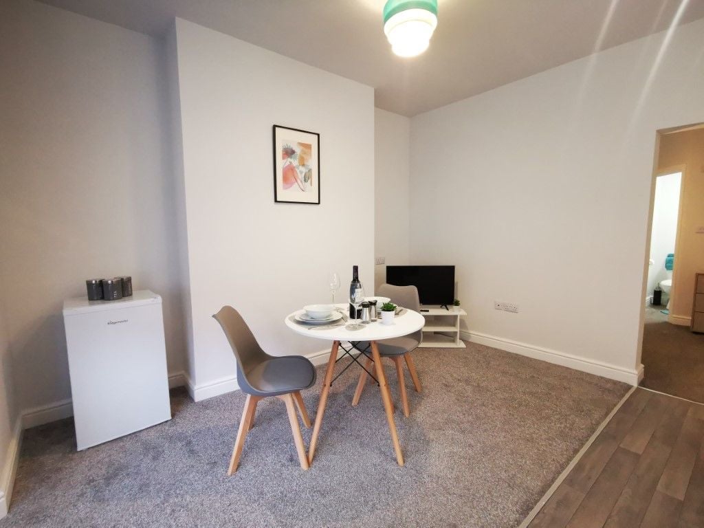 Flat Hainton Avenue in Grimsby