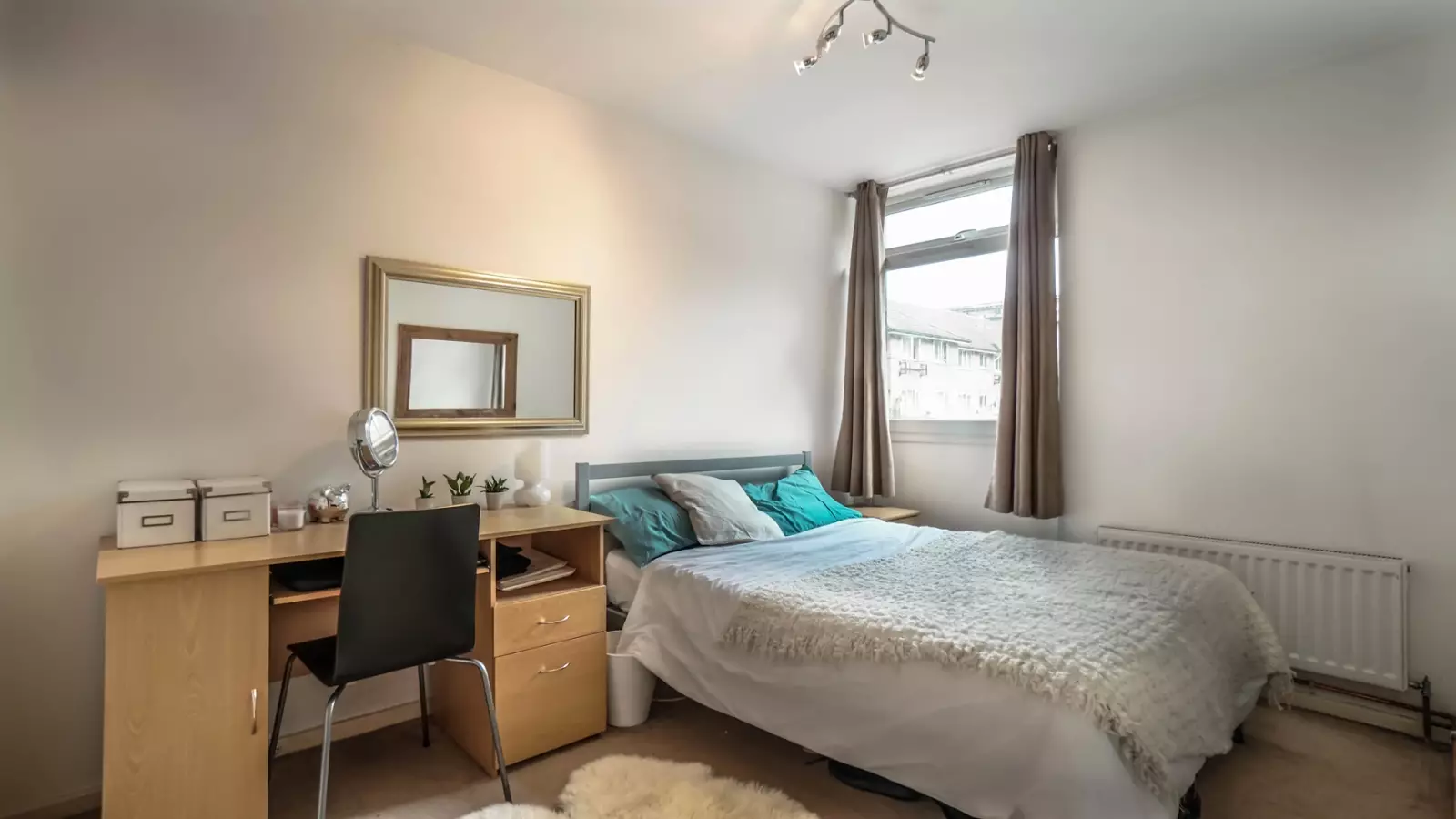 Flat Hampson Way in Greater London