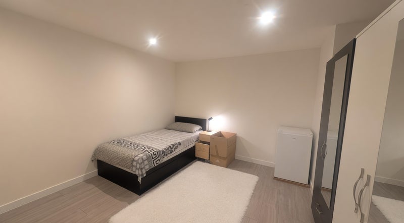 Room Beckett Lane in Crawley