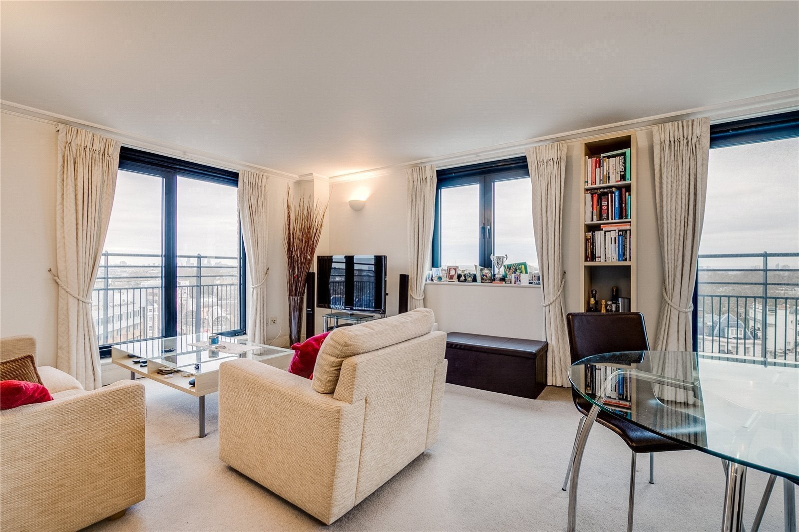Flat Cromwell Road in Greater London