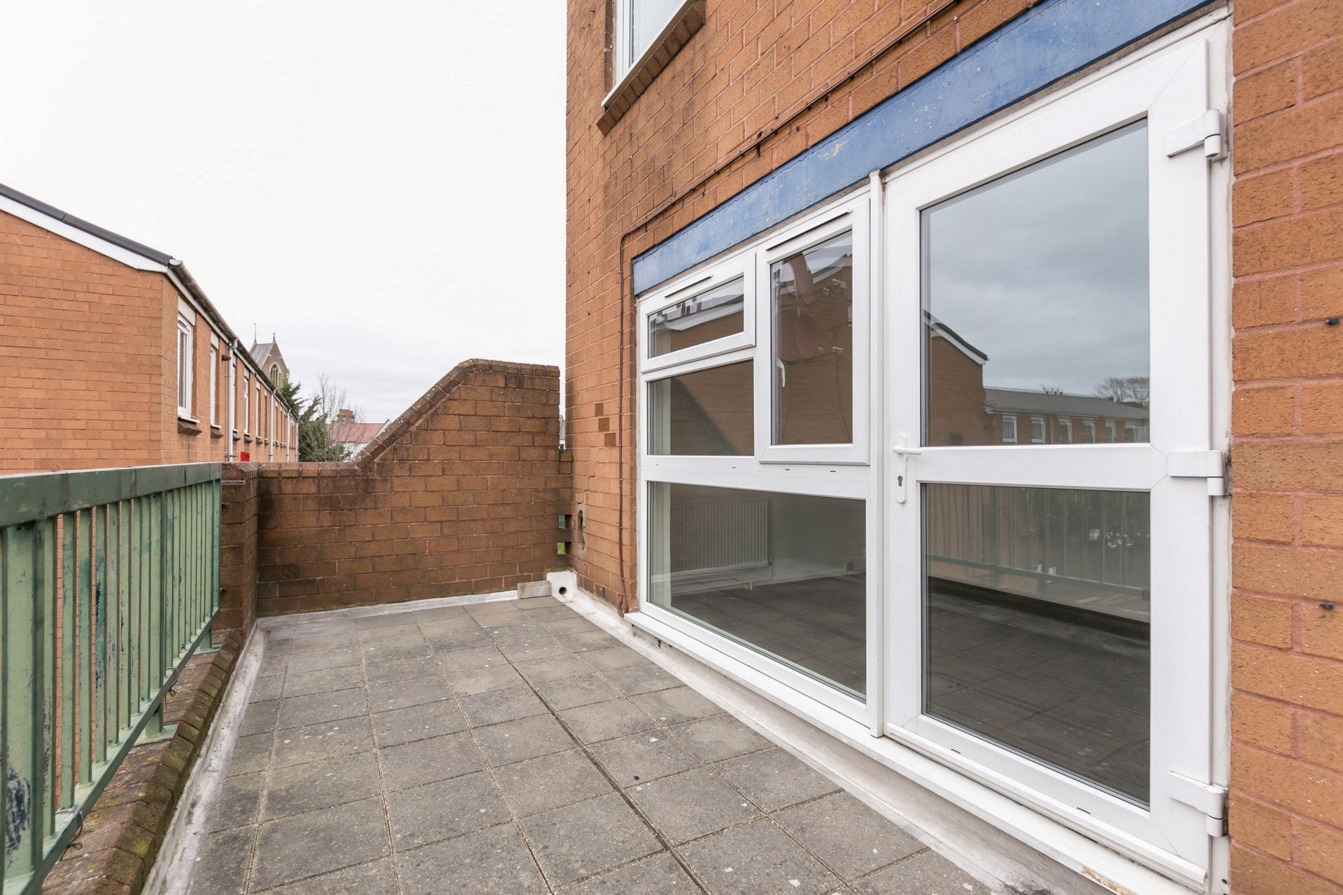 Flat Pellerin Road in Greater London