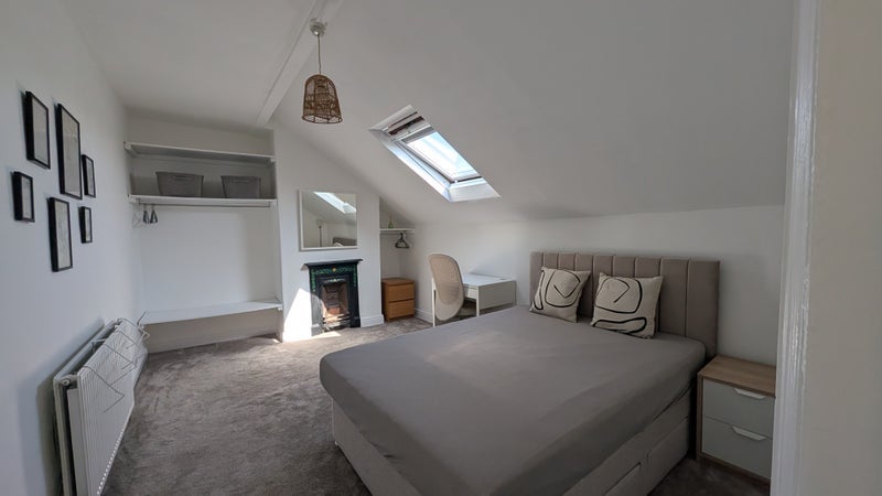 Room Back Rosemont Walk in Leeds
