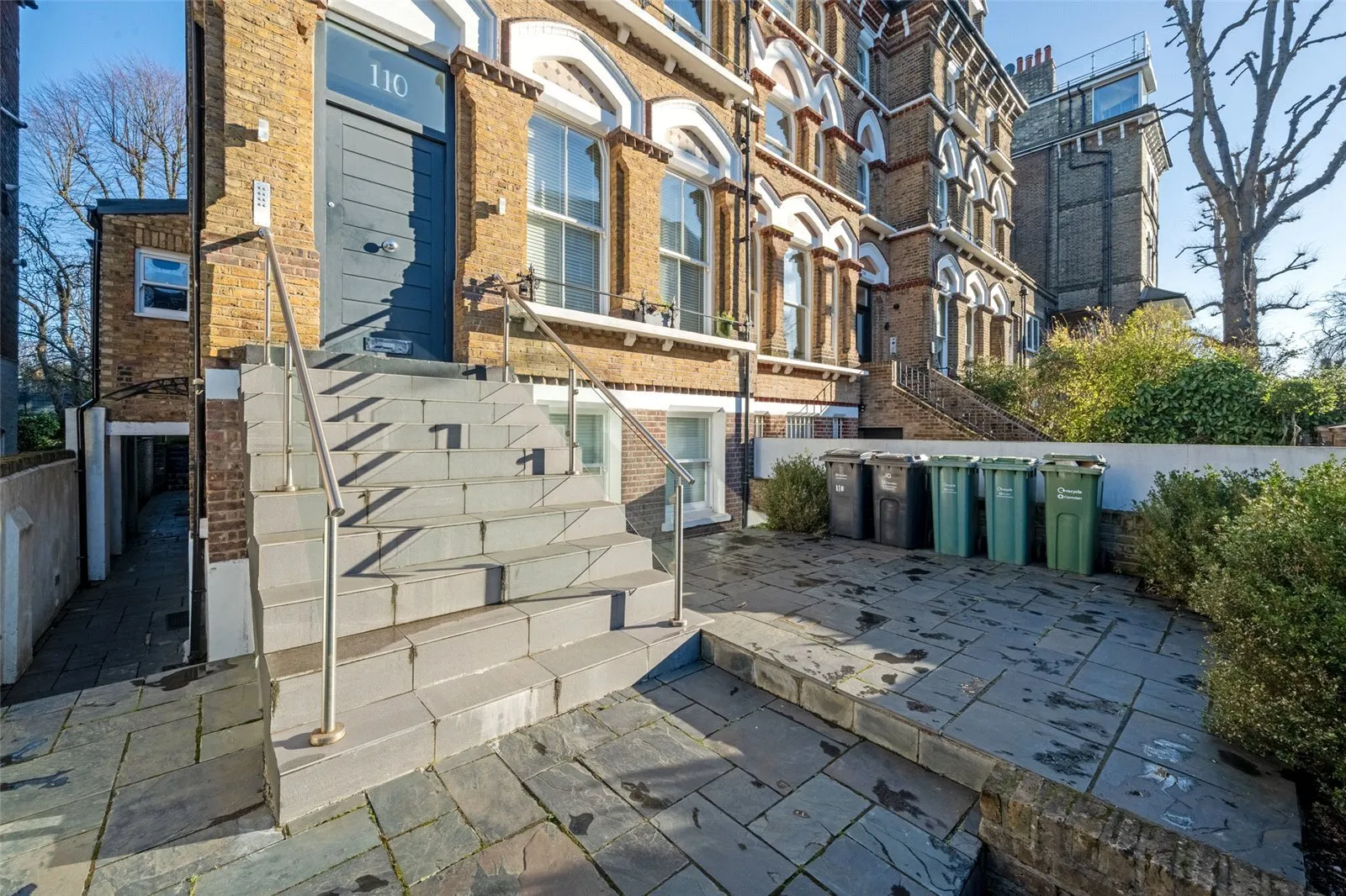 Flat Fitzjohn's Avenue in Greater London