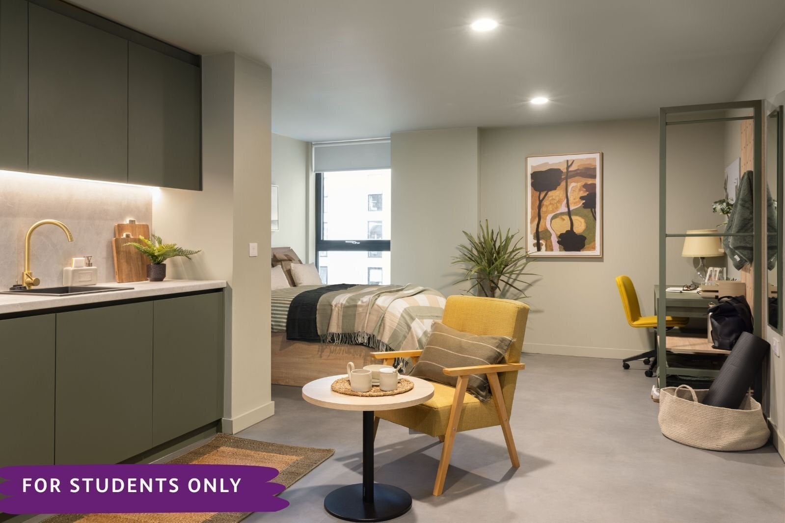 Flat Central Arcade in Leeds