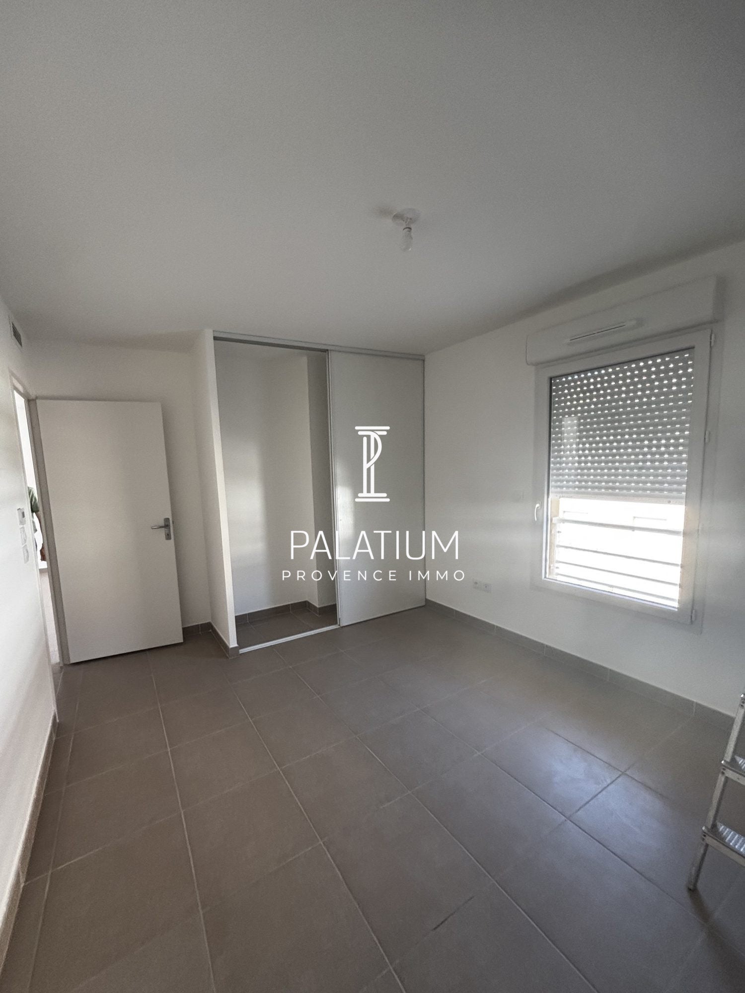 Flat Cours Gimon in Salon-de-Provence