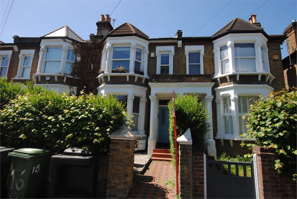 Flat Elsinore Road in Greater London