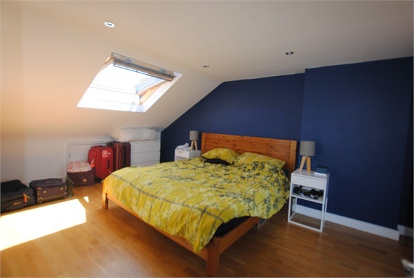 Flat Elsinore Road in Greater London