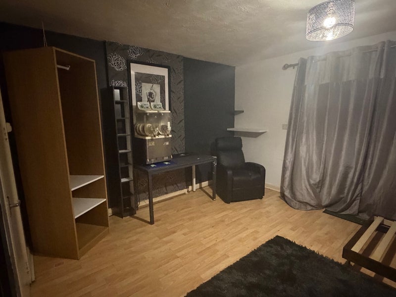 Room Brook Drive in Greater London