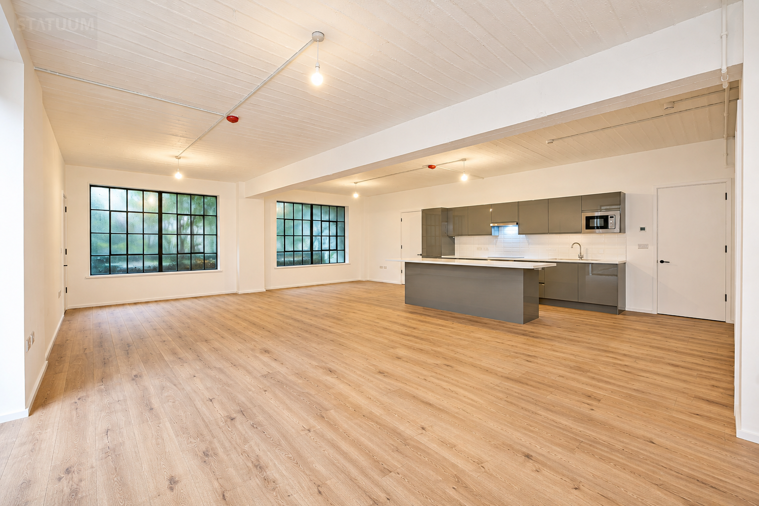 Flat Tudor Grove in Greater London