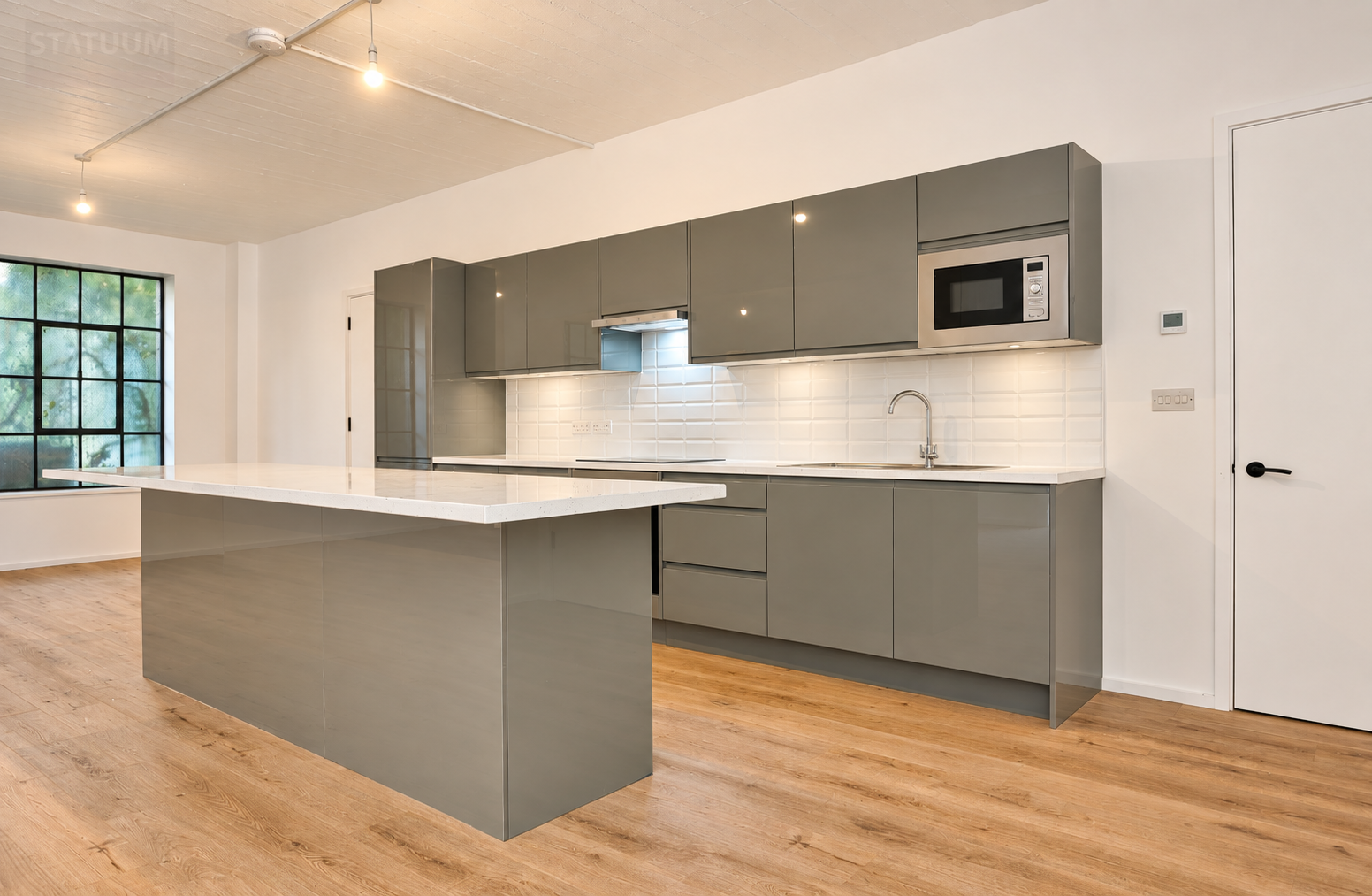 Flat Tudor Grove in Greater London