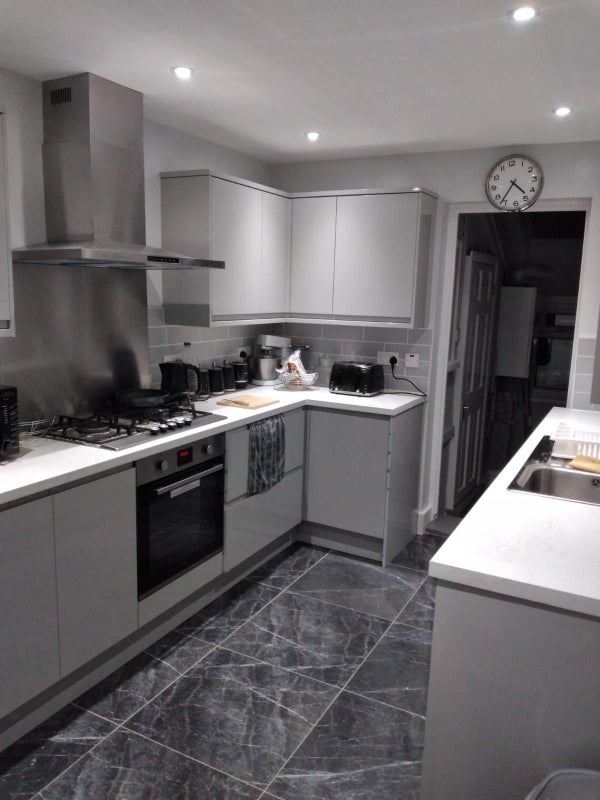 Room Kingfisher Avenue in Greater London