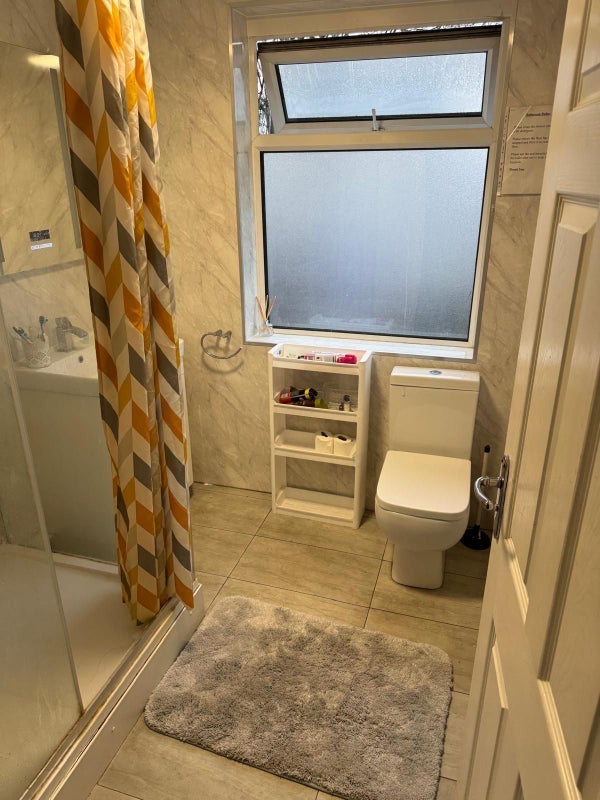 Room Kingfisher Avenue in Greater London