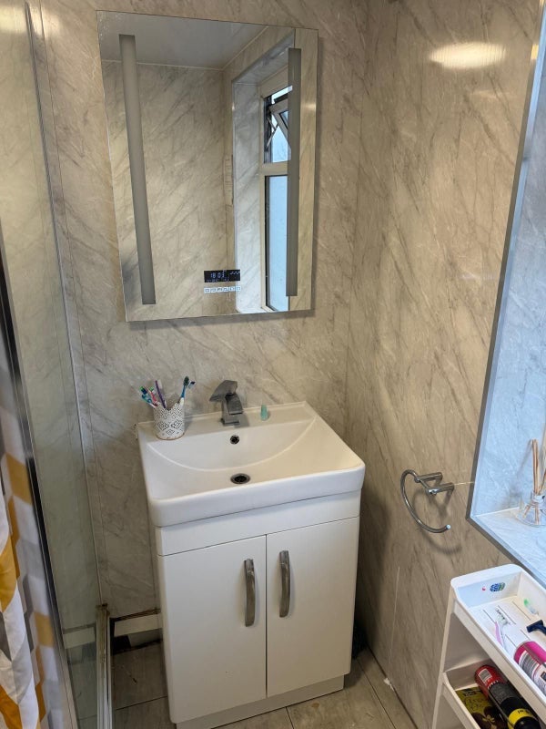 Room Kingfisher Avenue in Greater London
