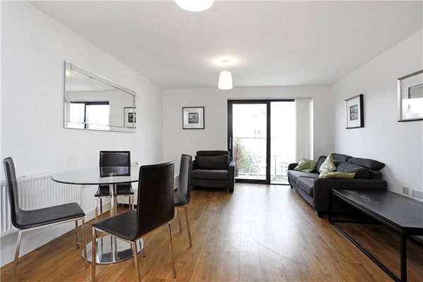 Flat Needleman Street in Greater London
