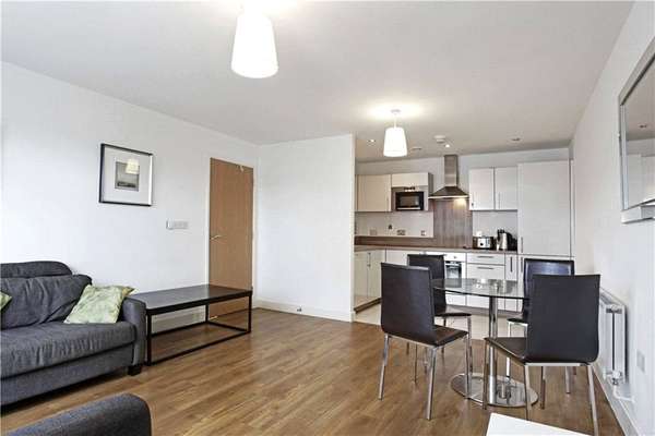 Flat Needleman Street in Greater London