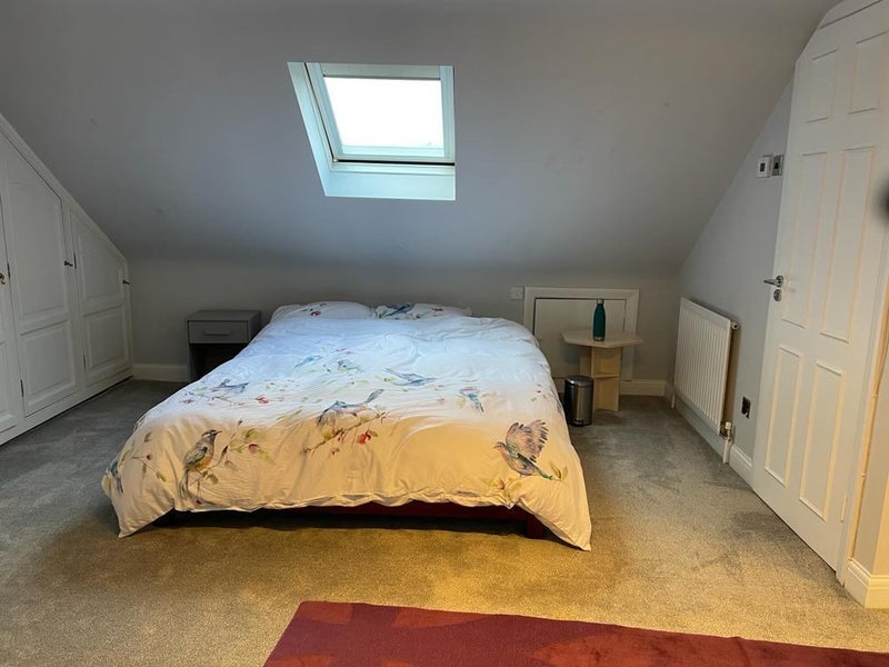 House Ashdale Grove in Greater London