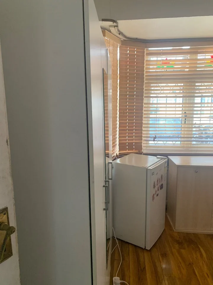 Room Stanley Avenue in Greater London