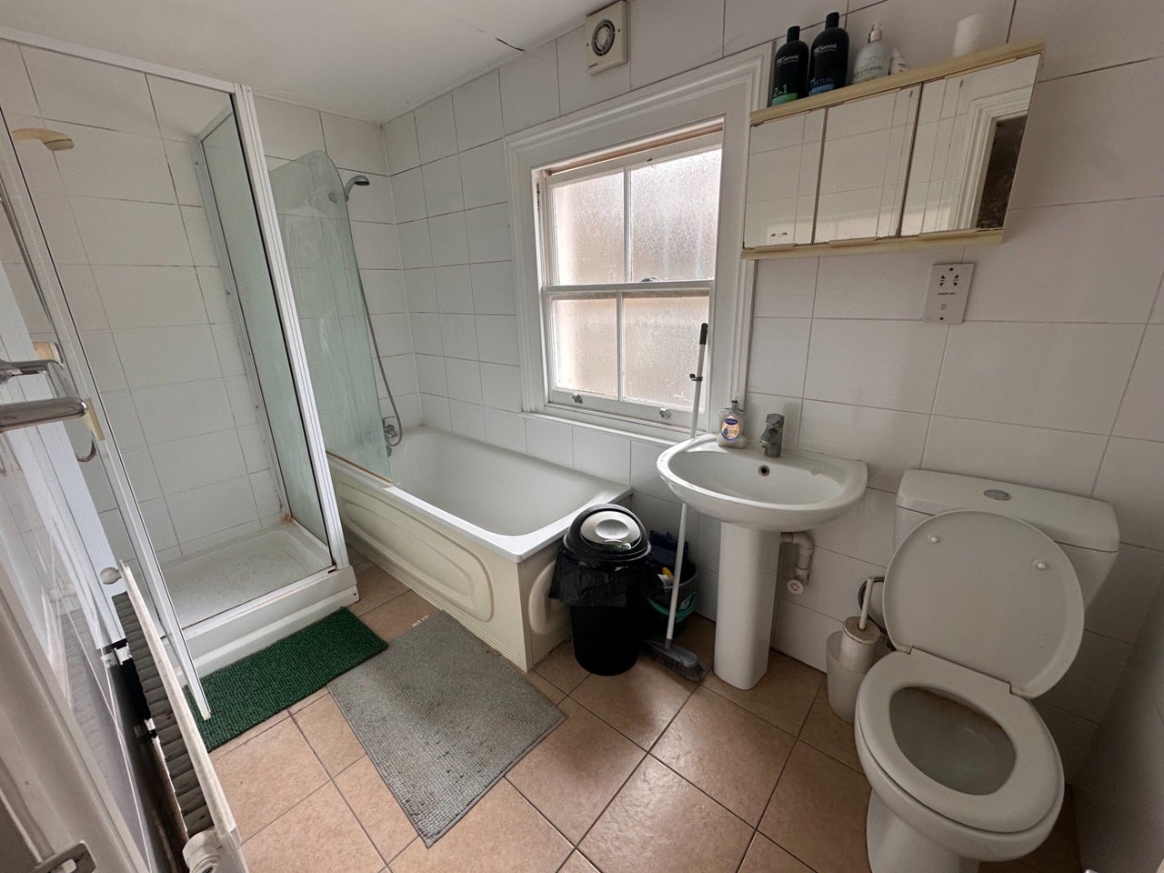 Room Wrights Lane in Greater London