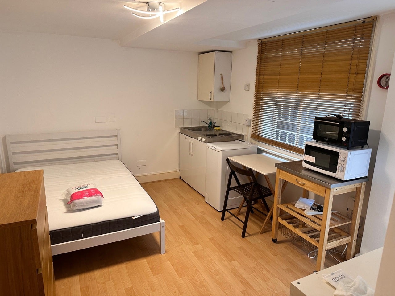 Flat Wrights Lane in Greater London