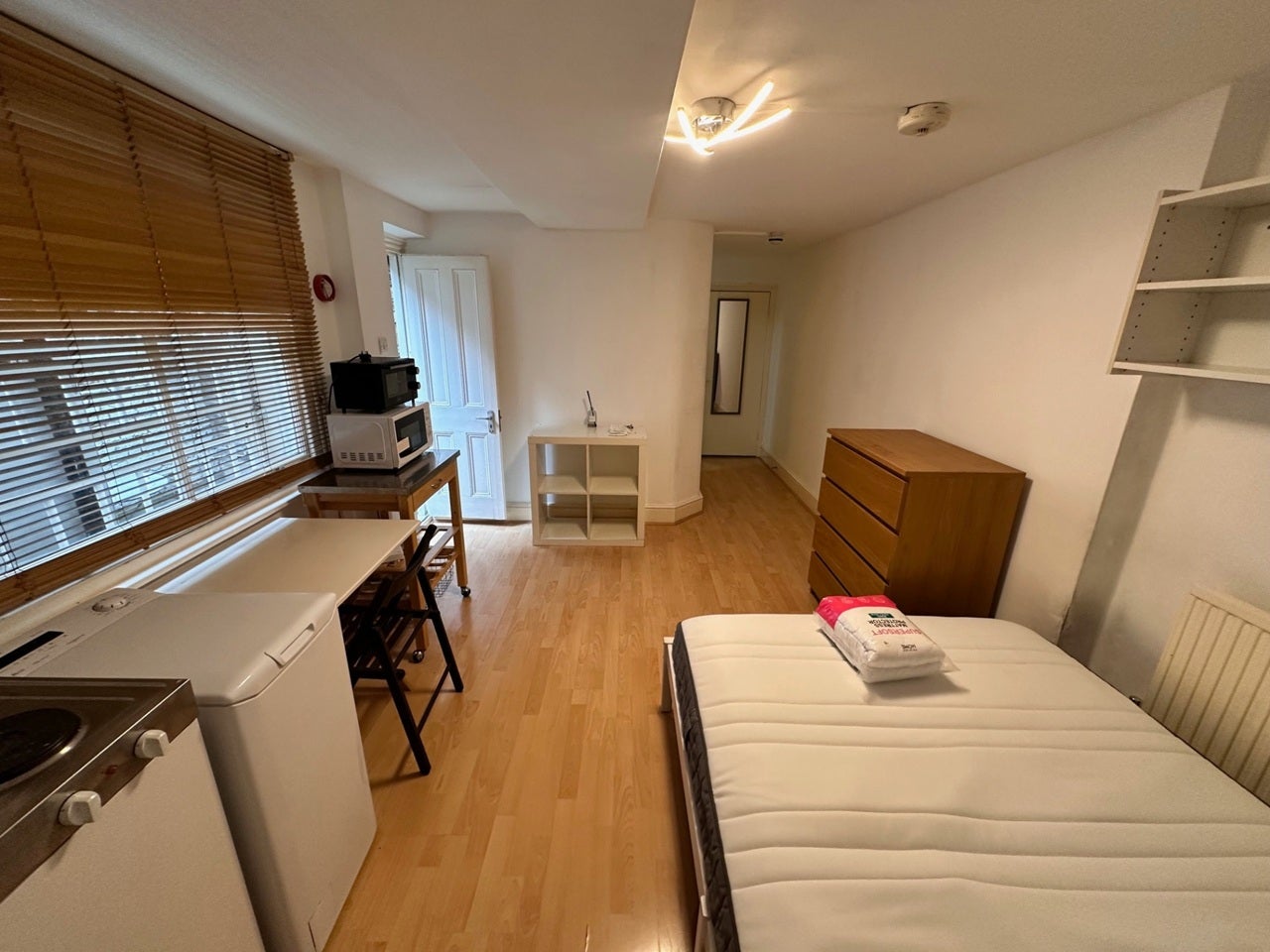 Flat Wrights Lane in Greater London