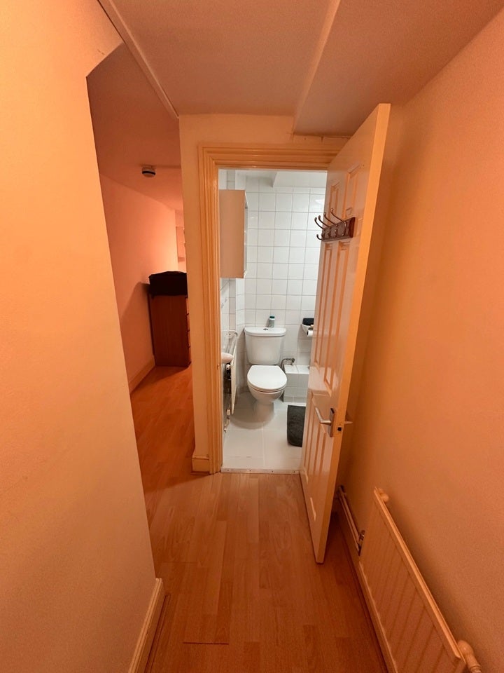 Flat Wrights Lane in Greater London