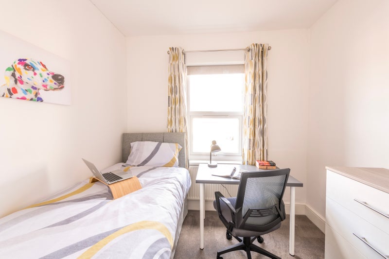 Room Farr Street in Bristol
