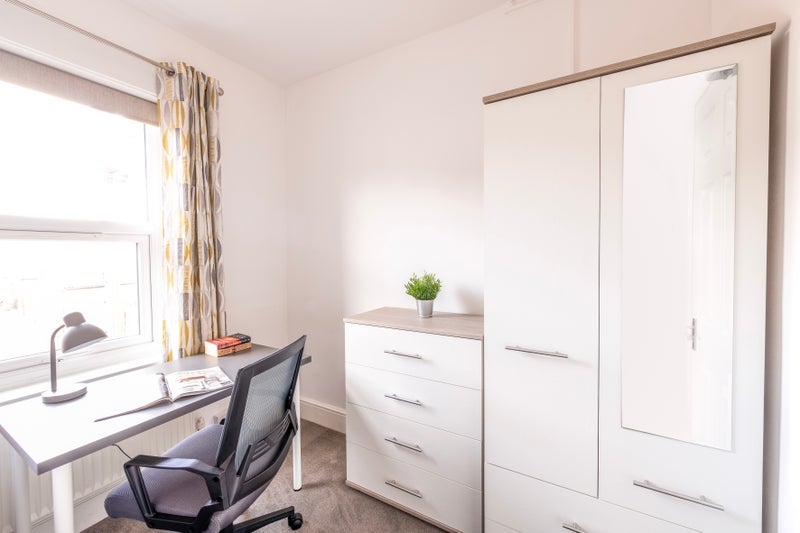 Room Farr Street in Bristol