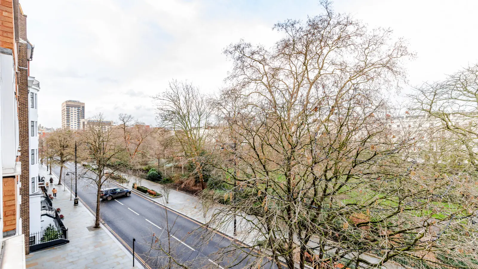 Flat Cadogan Place in Greater London