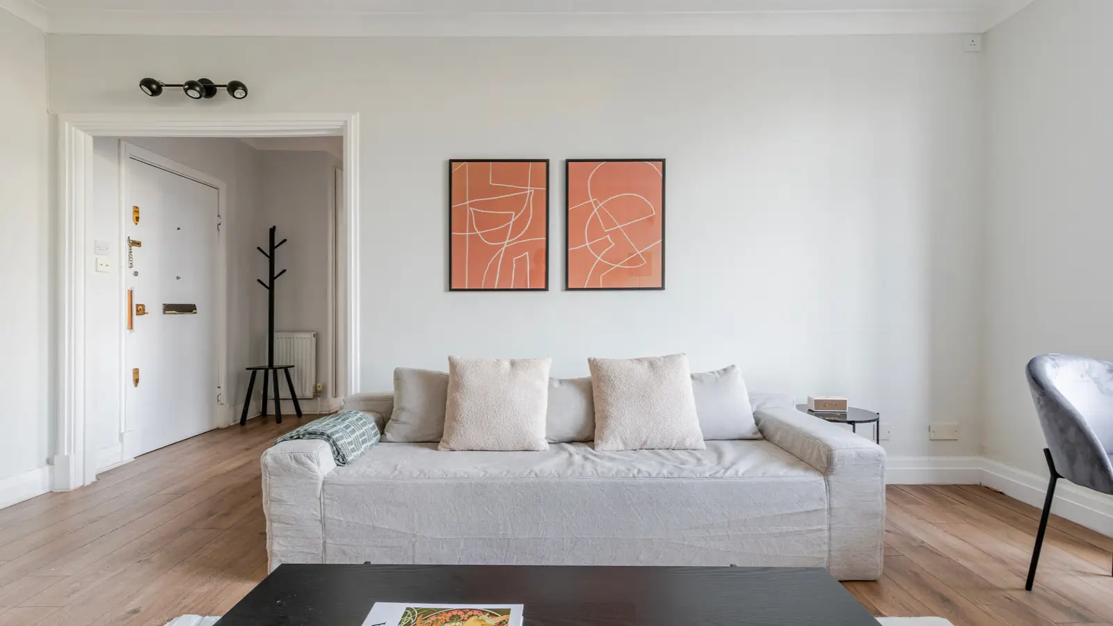 Flat Cadogan Place in Greater London