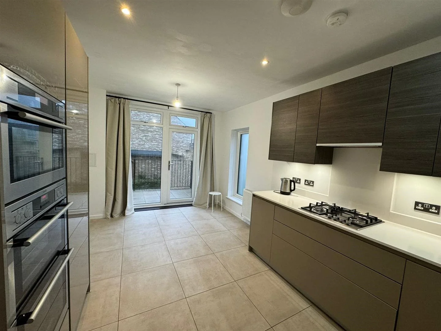 House Mays Lane in Greater London