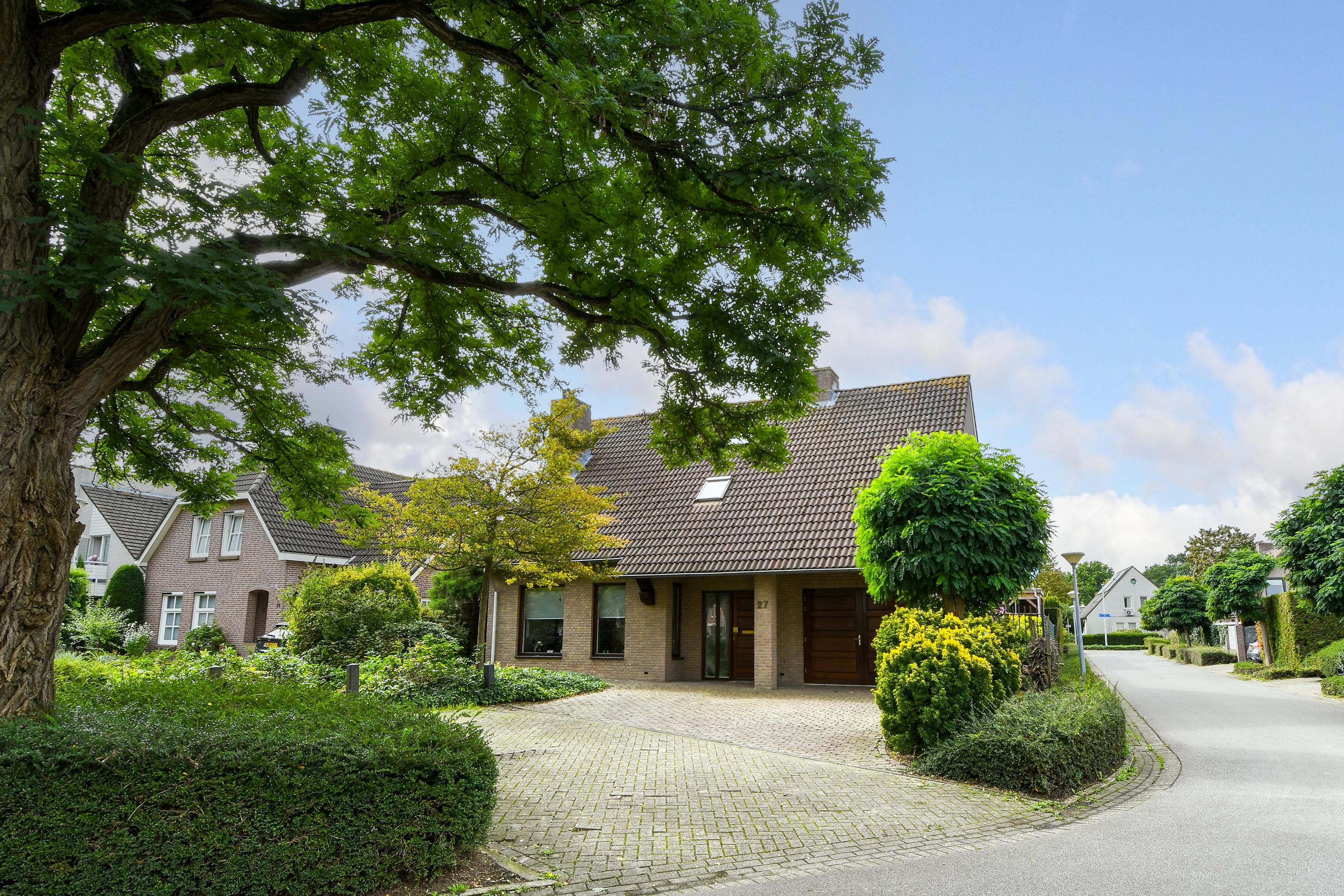 Vrijstaande woning te koop: Simon van Hapertlaan 27, Eindhoven