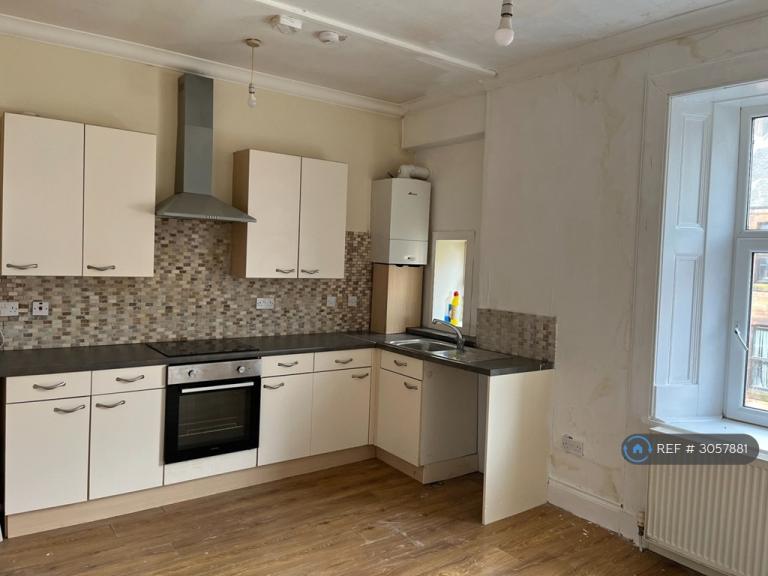 Flat Loudoun Road in Greenholm