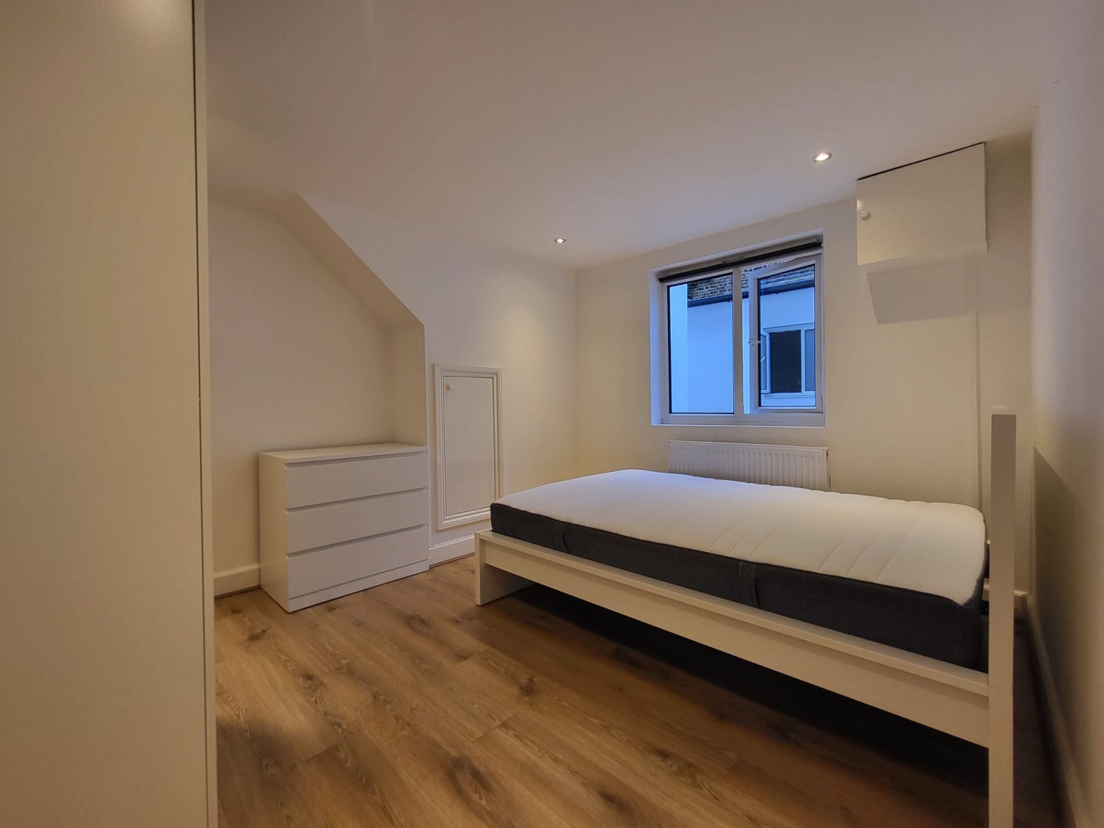 Flat Clapham Manor Street in Greater London