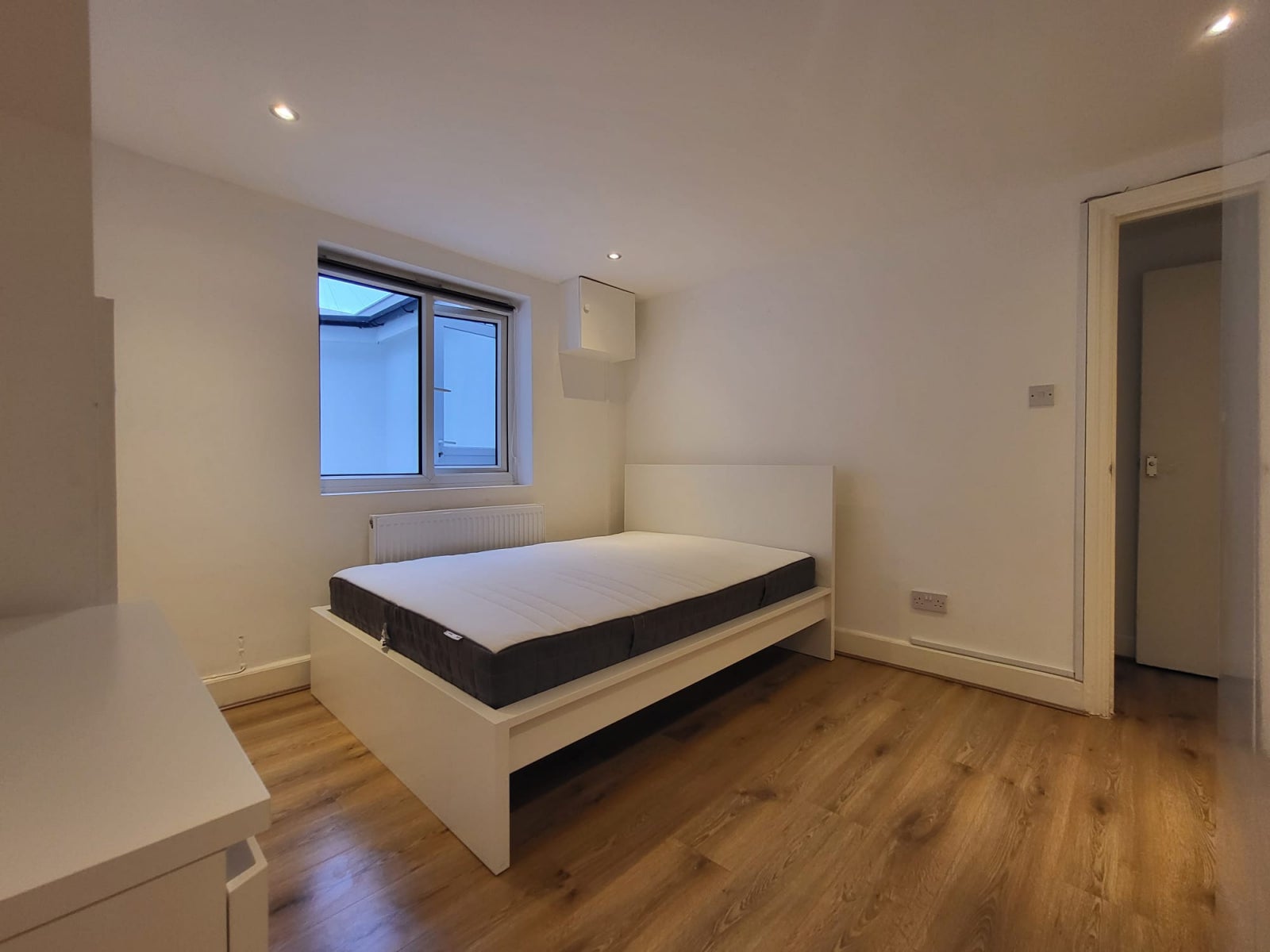 Flat Clapham Manor Street in Greater London