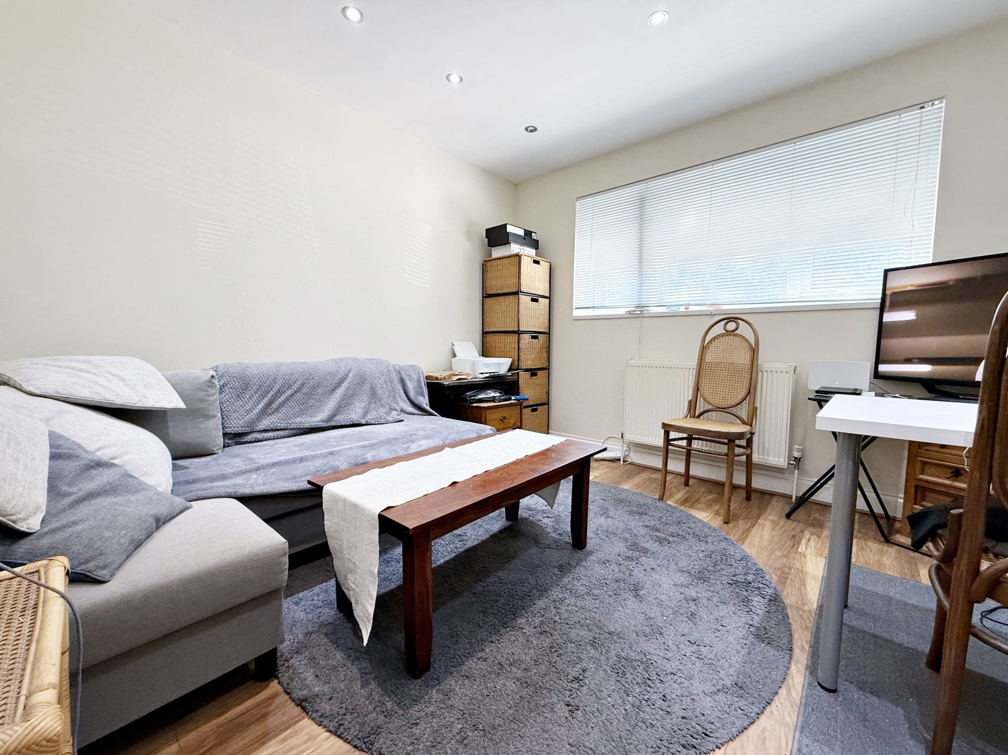 Flat Wellesley Avenue in Richings Park