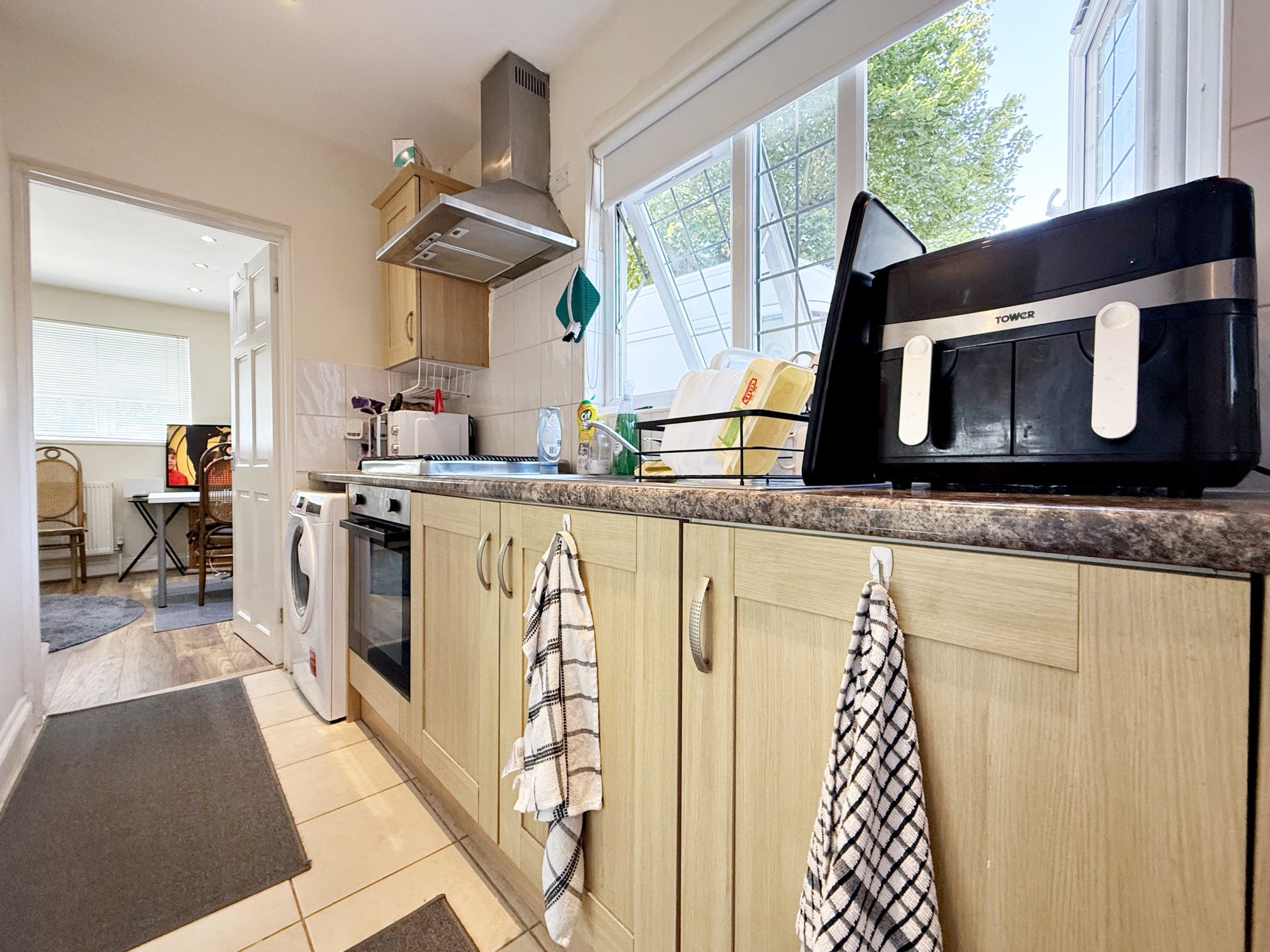 Flat Wellesley Avenue in Richings Park